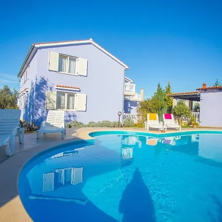Guest house Mit Pool 3*